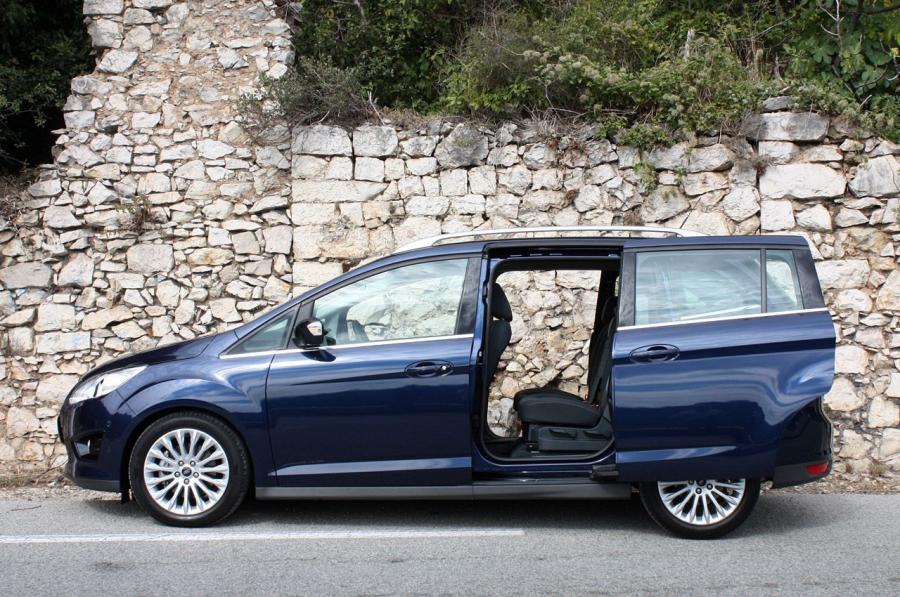  Ford Grand C-Max 2012 года  (фото 2 из 50)